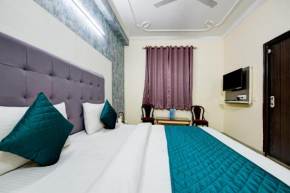 Room in BB - Hotel Mayank Plaza-Near IGI Airport Terminal-3